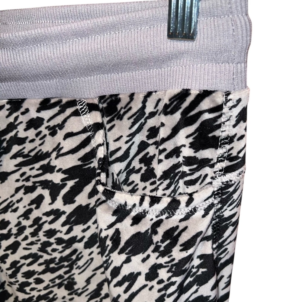 Lularoe Bethany Cozy Collection Lounge Set Size M Animal Print Hoodie Crop Pants - Picture 8 of 16